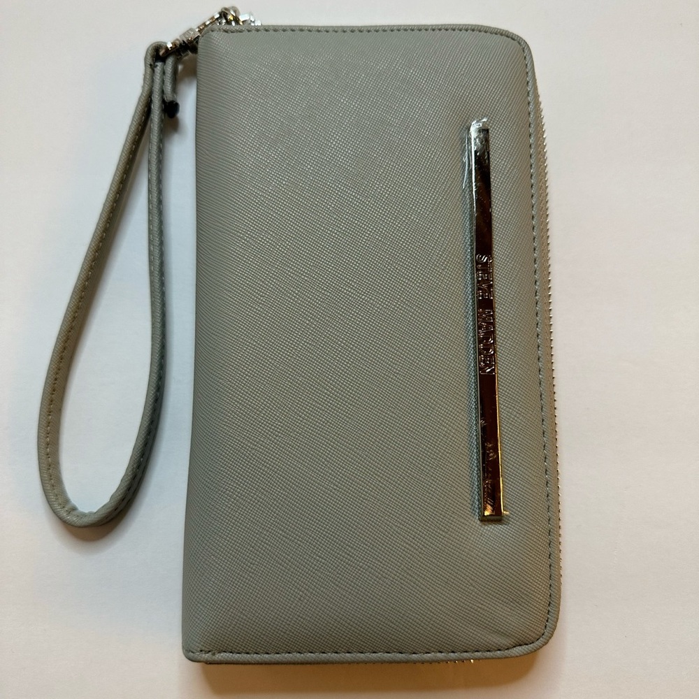 Steve Madden Bzippy Zip Around Wallet Wristlet - Picture 2 of 7